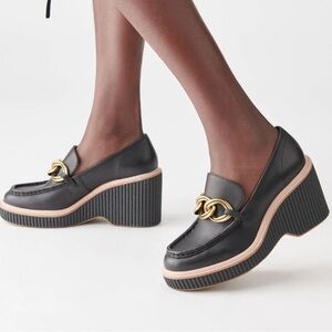 Dolce Vita Black Wedges with Gold Chain
